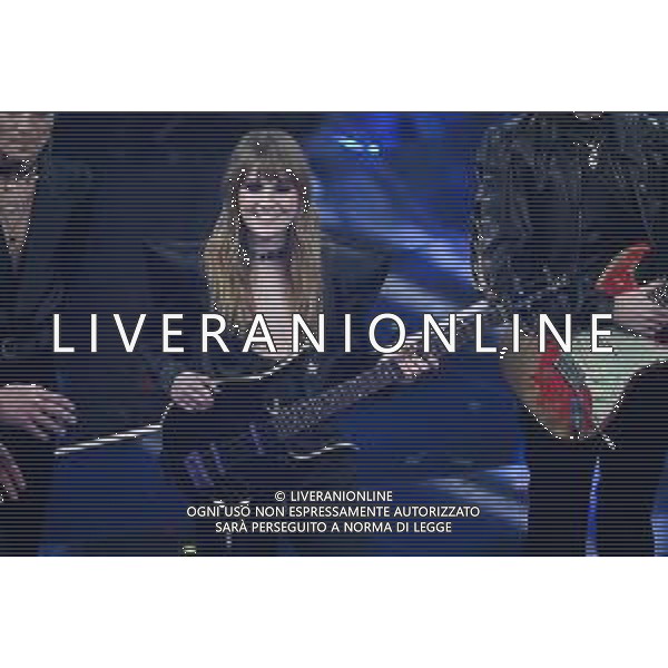 Maneskin, Victoria De Angelis basso 72mo Festival della Canzone Italiana Sanremo 2022 - Prima Serata Teatro Ariston - Sanremo (IM) 01-02-2022 foto Roberto Garavaglia/ag. Aldo Liverani sas /AGENZIA ALDO LIVERANI SAS