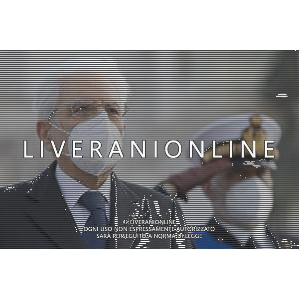 Roma 03/02/2022 Il Presidente della Repubblica Sergio Mattarella, accompagnato dal Presidente del Consiglio Mario Draghi,davanti all\'altare della patria NELLA FOTO SERGIO MATTARELLA DAVANTI ALL\'ATARE DELLA PATRIA FOTO FRANCESCO AMMENDOLA -UFFICIO STAMPA PRESIDENZA DELLA REPUBBLICA ITALIANA AG ALDO LIVERANI SAS