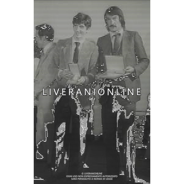 RETROSPETTIVA PAOLO ROSSI CALCIATORE NELLA FOTO PAOLO ROSSI CON ENRICO ALBERTOSI ALLA PREMIAIONE DEL CALCIATORE D\'ORO NELL\'ANNO 1978 AG ALDO LIVERANI SAS