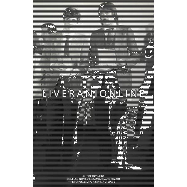 RETROSPETTIVA PAOLO ROSSI CALCIATORE NELLA FOTO PAOLO ROSSI CON ENRICO ALBERTOSI AL PREMIO IL CALCIATORE D\'ORO A MILANO NELL\'ANNO 1978 AG ALDO LIVERANI SAS