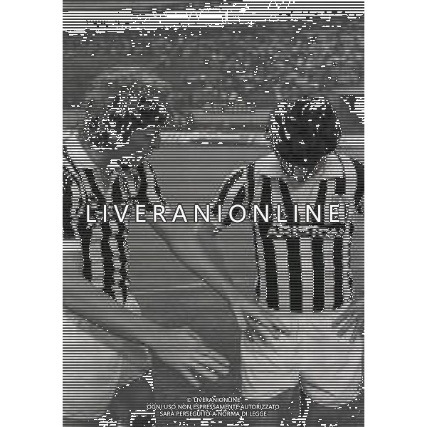 RETROSPETTIVA PAOLO ROSSI CALCIATORE NELLA FOTO PAOLO ROSSI CON LA MAGLIA DELLA JUVENTUS NELL\'ANNO 1982-1983 CON ZBIGNEW BONIEK AG ALDO LIVERANI SAS