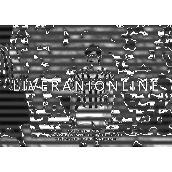 RETROSPETTIVA PAOLO ROSSI CALCIATORE NELLA FOTO PAOLO ROSSI CON LA MAGLIA DELLA JUVENTUS NELL\'ANNO 1982-1983 AG ALDO LIVERANI SAS