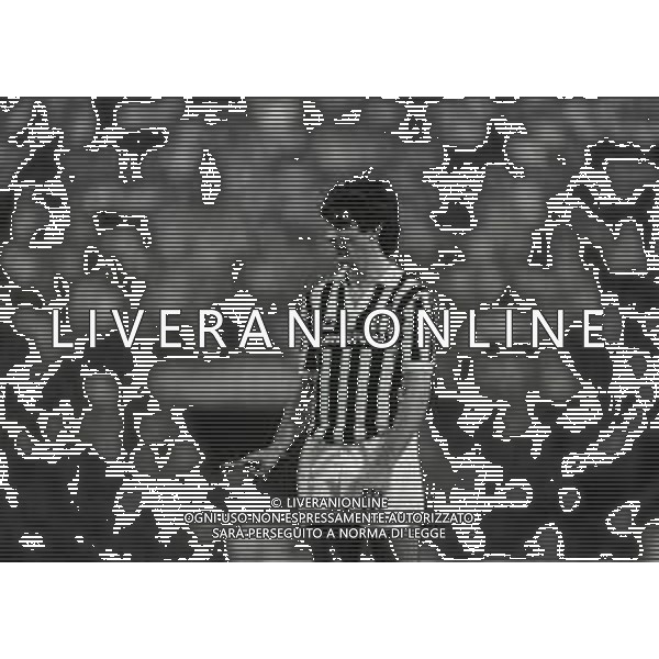 RETROSPETTIVA PAOLO ROSSI CALCIATORE NELLA FOTO PAOLO ROSSI CON LA MAGLIA DELLA JUVENTUS NELL\'ANNO 1982-1983 AG ALDO LIVERANI SAS