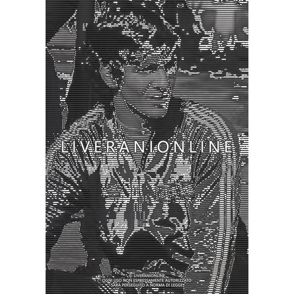 RETROSPETTIVA PAOLO ROSSI CALCIATORE NELLA FOTO PAOLO ROSSI CON LA MAGLIA DELLA NAZIONALE ITALIANA NELL\'ANNO 1980 AG ALDO LIVERANI SAS  