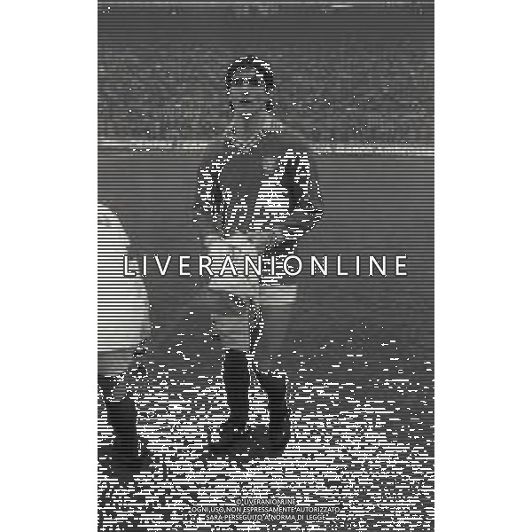 RETROSPETTIVA PAOLO ROSSI CALCIATORE NELLA FOTO PAOLO ROSSI CON LA MAGLIA DEL PERUGIA CALCIO NELL\'ANNO 1979-1980 AG ALDO LIVERANI SAS