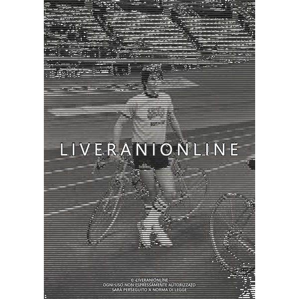 RETROSPETTIVA PAOLO ROSSI CALCIATORE NELLA FOTO PAOLO ROSSI NELLA MANIFESTAZIONE SPORTIVA “SPORT STARS“ A MILANO NELL\'ANNO 1979 AG ALDO LIVERANI SAS 