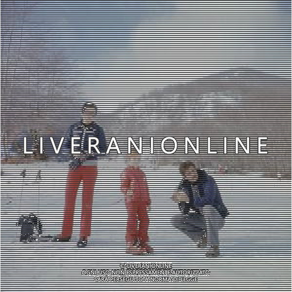 RETROSPETTIVA GIANCARLO GIANNINI ATTORE NELLA FOTO GIANCARLO GIANNINI CON LA MOGLIE LIVIA GIAMPALMO E FIGLIO SULLA NEVE AG ALDO LIVERANI SAS  
