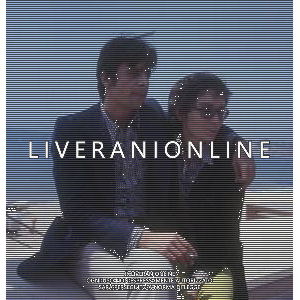 RETROSPETTIVA GIANCARLO GIANNINI ATTORE NELLA FOTO GIANCARLO GIANNINI CON LA MOGLIE LIVIA GIAMPALMO A CANNES NELL\'ANNO 1973 AG ALDO LIVERANI SAS 