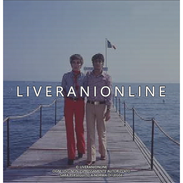 RETROSPETTIVA GIANCARLO GIANNINI ATTORE NELLA FOTO GIANCARLO GIANNINI CON LA MOGLIE LIVIA GIAMPALMO A CANNES NELL\'ANNO 1973 AG ALDO LIVERANI SAS 