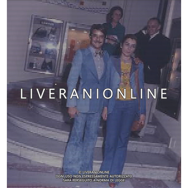 RETROSPETTIVA GIANCARLO GIANNINI ATTORE NELLA FOTO GIANCARLO GIANNINI CON LA MOGLIE LIVIA GIAMPALMO A CANNES NELL\'ANNO 1973 AG ALDO LIVERANI SAS 