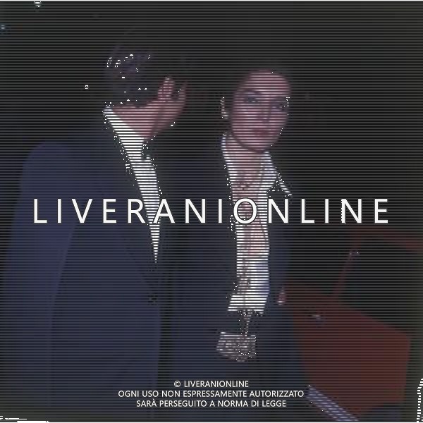 RETROSPETTIVA GIANCARLO GIANNINI ATTORE NELLA FOTO GIANCARLO GIANNINI CON LA MOGLIE LIVIA GIAMPALMO A CANNES NELL\'ANNO 1973 AG ALDO LIVERANI SAS 
