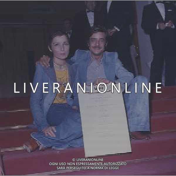 RETROSPETTIVA GIANCARLO GIANNINI ATTORE NELLA FOTO GIANCARLO GIANNINI CON LA MOGLIE LIVIA GIAMPALMO A CANNES NELL\'ANNO 1973 AG ALDO LIVERANI SAS 