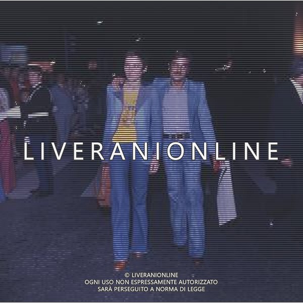 RETROSPETTIVA GIANCARLO GIANNINI ATTORE NELLA FOTO GIANCARLO GIANNINI CON LA MOGLIE LIVIA GIAMPALMO A CANNES NELL\'ANNO 1973 AG ALDO LIVERANI SAS 