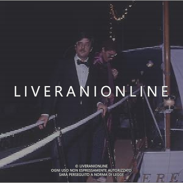 RETROSPETTIVA GIANCARLO GIANNINI ATTORE NELLA FOTO GIANCARLO GIANNINI CON LA MOGLIE LIVIA GIAMPALMO A CANNES NELL\'ANNO 1973 AG ALDO LIVERANI SAS 