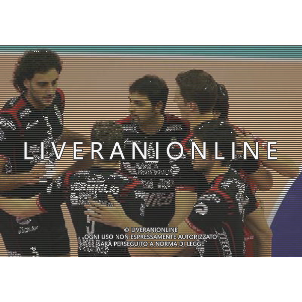 Milano 6 Ottobre 2005 Sisley Treviso - Tonno Callipo Vibo Valentia Supercoppa Italiana volley maschile nella foto: esultanza Sisley Treviso foto Andry / Ag. Aldo Liverani