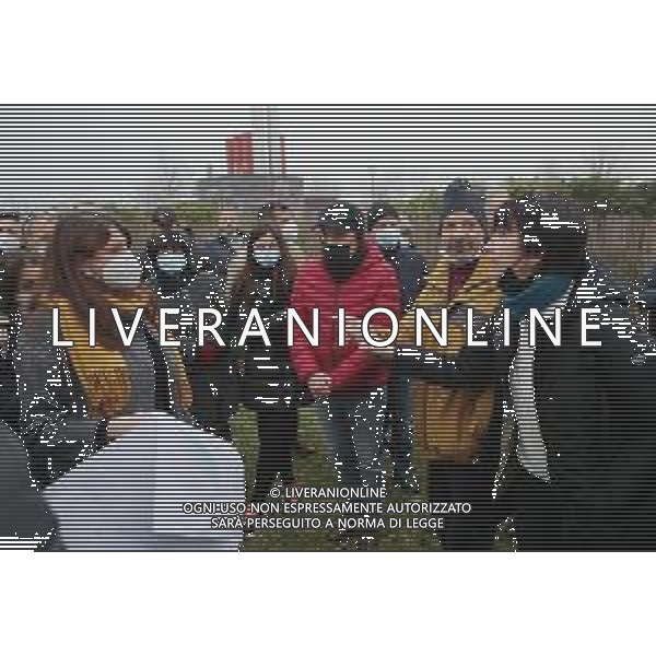 IMOLA 05 02 2022 INCONTRO TRA IL COMUNE DI IMOLA CON ASSESSORE ALL\'AMBIENTE ELISA SPADA E I CITTADINI DELLA ZONA MONTERICCO PER PARLARE DELLA "NUOVA AREA ATTREZZATA MULTIFUNZIONALE PER RACCOLTA DIFFERENZIATA NELLA FOTO ASSESSORE DELL\'AMBIENTE ELISA SPADA CON I CITTADINI Â©SANNA/ AGENZIA ALDO LIVERANI SAS