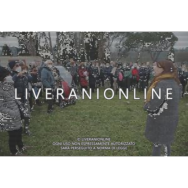 IMOLA 05 02 2022 INCONTRO TRA IL COMUNE DI IMOLA CON ASSESSORE ALL\'AMBIENTE ELISA SPADA E I CITTADINI DELLA ZONA MONTERICCO PER PARLARE DELLA "NUOVA AREA ATTREZZATA MULTIFUNZIONALE PER RACCOLTA DIFFERENZIATA NELLA FOTO ASSESSORE DELL\'AMBIENTE ELISA SPADA CON I CITTADINI Â©SANNA/ AGENZIA ALDO LIVERANI SAS