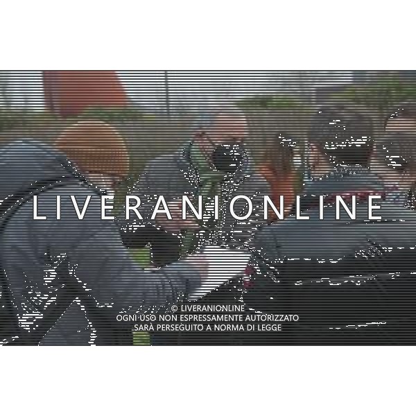 IMOLA 05 02 2022 INCONTRO TRA IL COMUNE DI IMOLA CON ASSESSORE ALL\'AMBIENTE ELISA SPADA E I CITTADINI DELLA ZONA MONTERICCO PER PARLARE DELLA "NUOVA AREA ATTREZZATA MULTIFUNZIONALE PER RACCOLTA DIFFERENZIATA NELLA FOTO ASSESSORE DELL\'AMBIENTE ELISA SPADA CON I CITTADINI Â©SANNA/ AGENZIA ALDO LIVERANI SAS