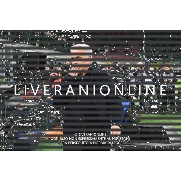 Jose\' Mourinho allenatore Roma saluta i tifosi inter Inter vs Roma Coppa Italia Frecciarossa - quarti di finale Milano 08-02-2022 Stadio Giuseppe Meazza - San Siro foto Roberto Garavaglia/ag. Aldo Liverani sas /AGENZIA ALDO LIVERANI SAS