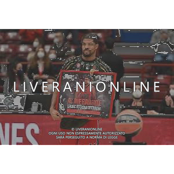 ¬© TVRG Kyle Hines (Olimpia Milano) premiato come miglior rimbalzista offensivo di tutti i tempi dell\'EuroLega AX Armani Exchange Milano vs Bitci Baskonia Vitoria-Gasteiz Turkish Airlines EuroLeague - 26a giornata regular season Assago (MI) 10-02-2022 Mediolanum Forum foto Roberto Garavaglia/ag. Aldo Liverani sas/AGENZIA ALDO LIVERANI SAS