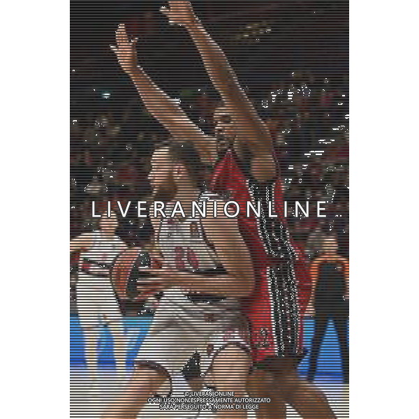 © TVRG Matthew Costello (Saski Baskonia) e Kyle Hines (Olimpia Milano) AX Armani Exchange Milano vs Bitci Baskonia Vitoria-Gasteiz Turkish Airlines EuroLeague - 26a giornata regular season Assago (MI) 10-02-2022 Mediolanum Forum foto Roberto Garavaglia/ag. Aldo Liverani sas/AGENZIA ALDO LIVERANI SAS