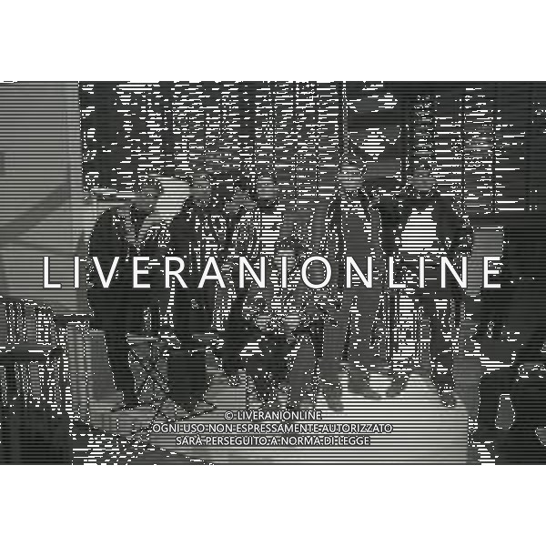 1985 MILANO -BORSA ITALIANA PIAZZA DEGLI AFFARI SFILATA DI MODA TRUSSARDI NELLA FOTO LA SFILATA DI MODA TRUSSARDI ALLA BORSA ITALIANA AG ALDO LIVERANI SAS