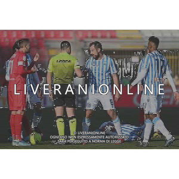 Marco Mancosu (Spal) protesta con l\'arbitro Gianpiero Miele di Nola (NA) Monza vs Spal Campionato Serie BKT - 22a giornata Monza 12-02-2022 U-Power Stadium foto Roberto Garavaglia/ag. Aldo Liverani sas /AGENZIA ALDO LIVERANI SAS