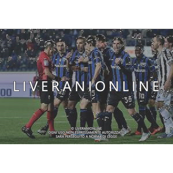proteste Atalanta con l\'arbitro Maurizio Mariani Atalanta vs Juventus Campionato Serie A TIM - 25a giornata Bergamo 13-02-2022 Gewiss Stadium - Stadio Atleti Azzurri d\'Italia foto Roberto Garavaglia/ag. Aldo Liverani sas