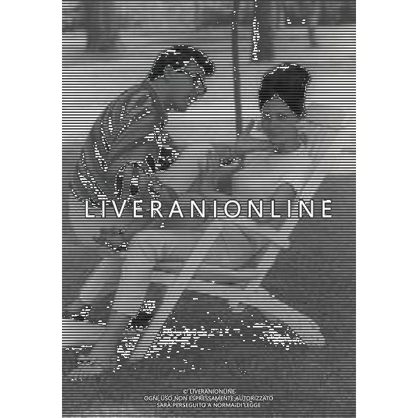 RETROSPETTIVA PEPPINO DI CAPRI CANTANTE NELLA FOTO PEPPINO DI CAPRI CON LA FIDANZATA ROBERTA STOPPA A FORTE DEI MARMI NELL\'ANNO 1963 AG ALDO LIVERANI SAS