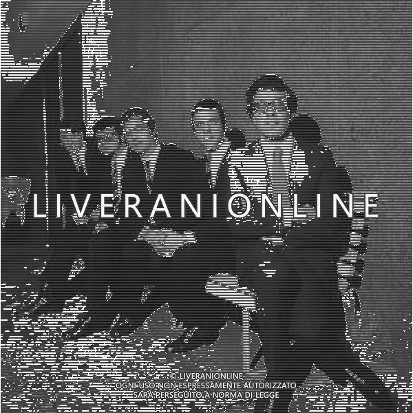 RETROSPETTIVA PEPPINO DI CAPRI CANTANTE NELLA FOTO PEPPINO DI CAPRI NELL\'ANNO 1969 CON IL GRUPPO MUSICALE DEI ROCKETS AG ALDO LIVERANI SAS