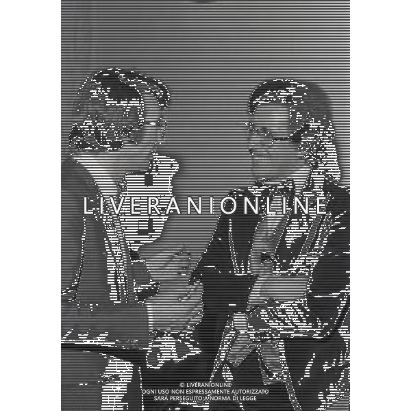 RETROSPETTIVA PEPPINO DI CAPRI CANTANTE NELLA FOTO PEPPINO DI CAPRI NELL\'ANNO 1972 A VENEZIA PER LA GONDOLA D\'ORO CON PEPPINO DI BARI AG ALDO LIVERANI SAS 
