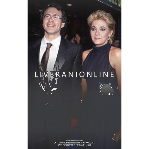 DONATELLA RAFFAI GIORNALISTA E CONDUTTRICE TELEVISIVA NELLA FOTO CON LUIGI DI MAJO AL GRAN PREMIO INTERNAZIONALE DELLA TV NEL 1989-1990 ©AGENZIA ALDO LIVERANI SAS