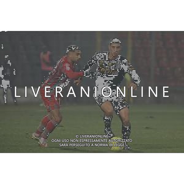 Emanuele Valeri of US CREMONESE compete for the ball with Yordan Osorio of PARMA CALCIO AG ALDO LIVERANI SAS