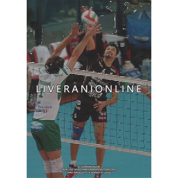 CUNEO 8/10/2005 CUNEO -SISLEY TREVISO CAMPIONATO VOLLEY SERIE A NELLA FOTO PAPI FOTO ARCAINI/AG ALDO LIVERANI