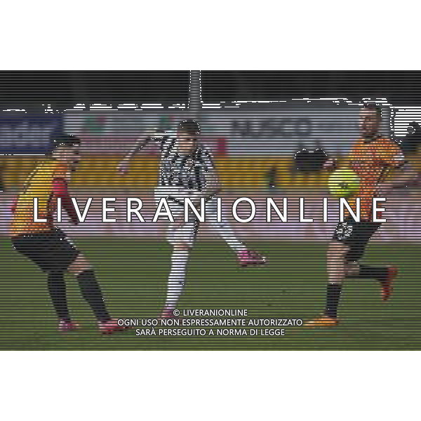 Benevento vs Ascoli Campionato Calcio Serie BKT 23a Giornata 16.02.2022 Nella foto Fabio Maistro, Gennaro Acampora, Artur Ionita ©Mosca/AGENZIA ALDO LIVERANI SAS