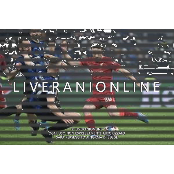 Diogo Jota (Liverpool) chiuso da Stefan de Vrij (Inter) e Milan Skriniar (Inter) Inter vs Liverpool UEFA Champions League ottavi di finale - gara di andata Milano 16-02-2022 Stadio Giuseppe Meazza - San Siro foto Roberto Garavaglia/ag. Aldo Liverani sas /AGENZIA ALDO LIVERANI SAS