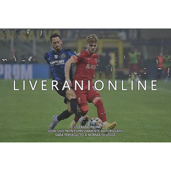 Hakan Calhanoglu (Inter) e Harvey Elliott (Liverpool) Inter vs Liverpool UEFA Champions League ottavi di finale - gara di andata Milano 16-02-2022 Stadio Giuseppe Meazza - San Siro foto Roberto Garavaglia/ag. Aldo Liverani sas /AGENZIA ALDO LIVERANI SAS