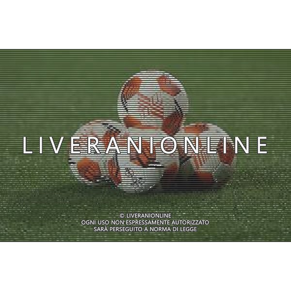 Francesco Scaccianoce/LMedia - Atalanta BC vs Olympiakos - football Europa League match 2021/2022 February 17 2022 - Gewiss Stadium Bergamo, Italy Atalanta BC vs Olympiakos Photo showing: A general view of the official UEFA Europa League match ball - PALLONI @Francesco Scaccianoce/LiveMedia /AGENZIA ALDO LIVERANI SAS