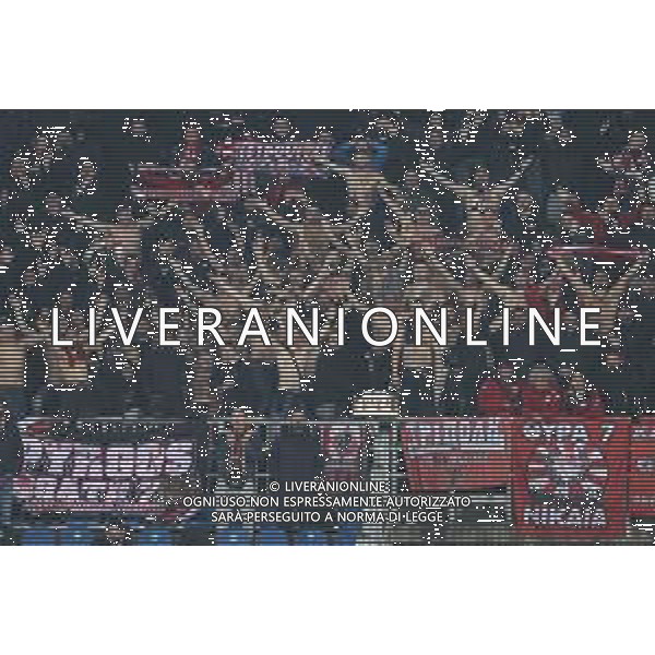 Francesco Scaccianoce/LMedia - Atalanta BC vs Olympiakos - football Europa League match 2021/2022 February 17 2022 - Gewiss Stadium Bergamo, Italy Atalanta BC vs Olympiakos Photo showing: Olympiacos FC supporters clap hands in the cold @Francesco Scaccianoce/LiveMedia /AGENZIA ALDO LIVERANI SAS