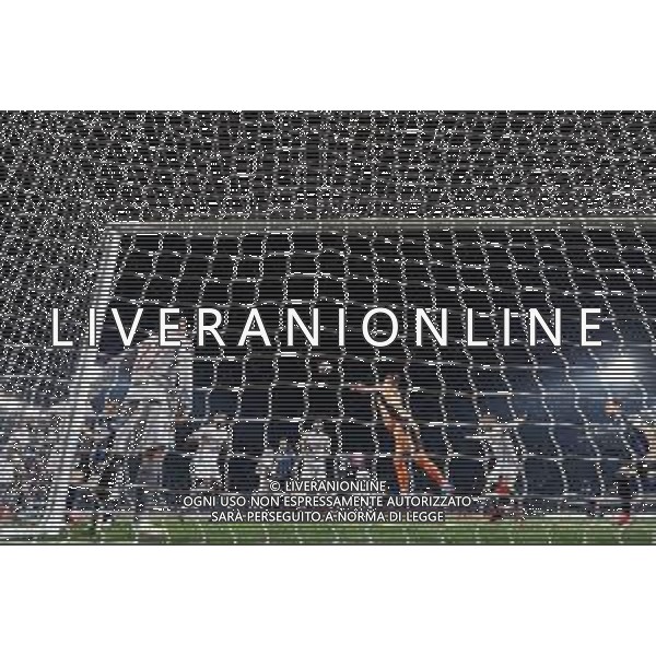 Francesco Scaccianoce/LMedia - Atalanta BC vs Olympiakos - football Europa League match 2021/2022 February 17 2022 - Gewiss Stadium Bergamo, Italy Atalanta BC vs Olympiakos Photo showing: Tomas Vaclik (Olympiacos FC) in action on a corner kick @Francesco Scaccianoce/LiveMedia /AGENZIA ALDO LIVERANI SAS