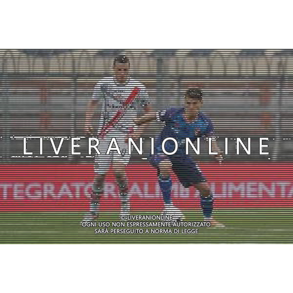 Loris Cerquiglini/LMedia - AC Perugia vs US Cremonese - Italian soccer Serie B match 2021/2022 February 19 2022 - Stadio Renato Curi Perugia, Italy AC Perugia vs US Cremonese Photo showing: segre jacopo (n.6 perugia calcio) v ciofani daniel (n.9 us cremonese) @Loris Cerquiglini/LiveMedia AG ALDO LIVERANI SAS