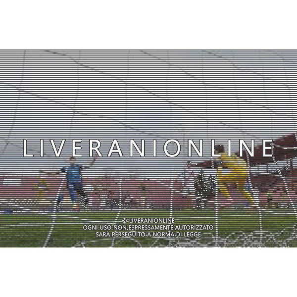 Loris Cerquiglini/LMedia - AC Perugia vs US Cremonese - Italian soccer Serie B match 2021/2022 February 19 2022 - Stadio Renato Curi Perugia, Italy AC Perugia vs US Cremonese Photo showing: de luca manuel (n. 09 perugia calcio)&#xA; occasion @Loris Cerquiglini/LiveMedia /AGENZIA ALDO LIVERANI SAS