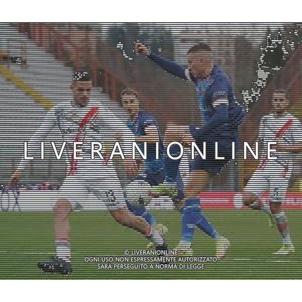 Loris Cerquiglini/LMedia - AC Perugia vs US Cremonese - Italian soccer Serie B match 2021/2022 February 19 2022 - Stadio Renato Curi Perugia, Italy AC Perugia vs US Cremonese Photo showing: lisi francesco (n.44 perugia calcio) v meroni andrea (n.13 us cremonese) @Loris Cerquiglini/LiveMedia /AGENZIA ALDO LIVERANI SAS