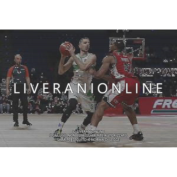 PESARO - Legabasket Frecciarossa Finaleight 2022 - Semifinale di Coppa Italia Armani Olimpia Milano - Germani Brescia 19/02/2022 nella foto: Della Valle Amedeo(Germani Basket Brescia) Hines Kyle(AX Armani Exchanghe Olimpia Milano) ©Claudio Zamagni/Agenzia Aldo Liverani AGENZIA ALDO LIVERANI SAS