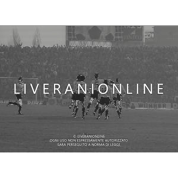 01-02-1987 BRESCIA CAMPIONATO DI CALCIO SERIE A BRESCIA-INTER 0-1 NELLA FOTO ABBRACCI GIOCATORI INTER DOPO IL GOAL AG ALDO LIVERANI SAS 