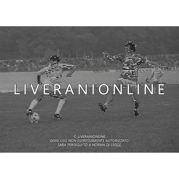 16-10-1983 VARESE CAMPIONATO DI CALCIO SERIE B VARESE CAGLIARI 2-1 NELLA FOTO GIUSEPPE BELLINI E FRANCO SALVADE\' AG ALDO LIVERANI SAS