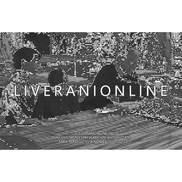 RETROSPETTIVA ENRICO MARIA SALERNO ATTORE NELLA FOTO ENRICO MARIA SALERNO CON LA MOGLIE FIORETTA PIERELLA E I FIGLI A ROMA IL GIORNO 05-04-1967 AG ALDO LIVERANI SAS