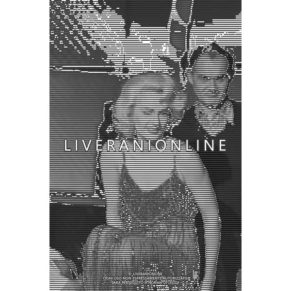 RETROSPETTIVA LORETTA GOGGI ATTRICE E CANTANTE NELLA FOTO NEL PROGRAMMA TELEVISIVO \'FANTASTICO\' A MILANO NEL 1979 DURANTE L\'IMITAZIONE DI MARILYN ©Archivio Giovanni Liverani/AGENZIA ALDO LIVERANI SAS