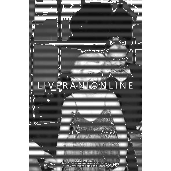 RETROSPETTIVA LORETTA GOGGI ATTRICE E CANTANTE NELLA FOTO NEL PROGRAMMA TELEVISIVO \'FANTASTICO\' A MILANO NEL 1979 DURANTE L\'IMITAZIONE DI MARILYN ©Archivio Giovanni Liverani/AGENZIA ALDO LIVERANI SAS