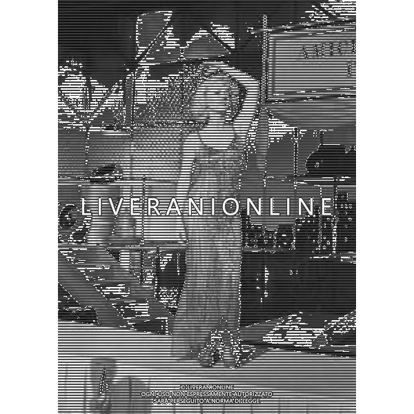 RETROSPETTIVA LORETTA GOGGI ATTRICE E CANTANTE NELLA FOTO NEL PROGRAMMA TELEVISIVO \'FANTASTICO\' A MILANO NEL 1979 DURANTE L\'IMITAZIONE DI MARILYN ©Archivio Giovanni Liverani/AGENZIA ALDO LIVERANI SAS